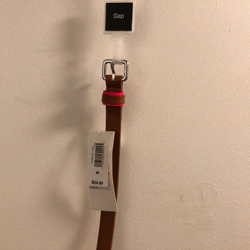 Skinny cognac colored GAP belt - M